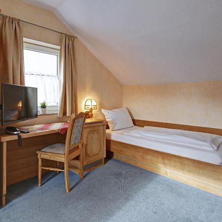 Landgasthof Falken Huttlingen Номер фото