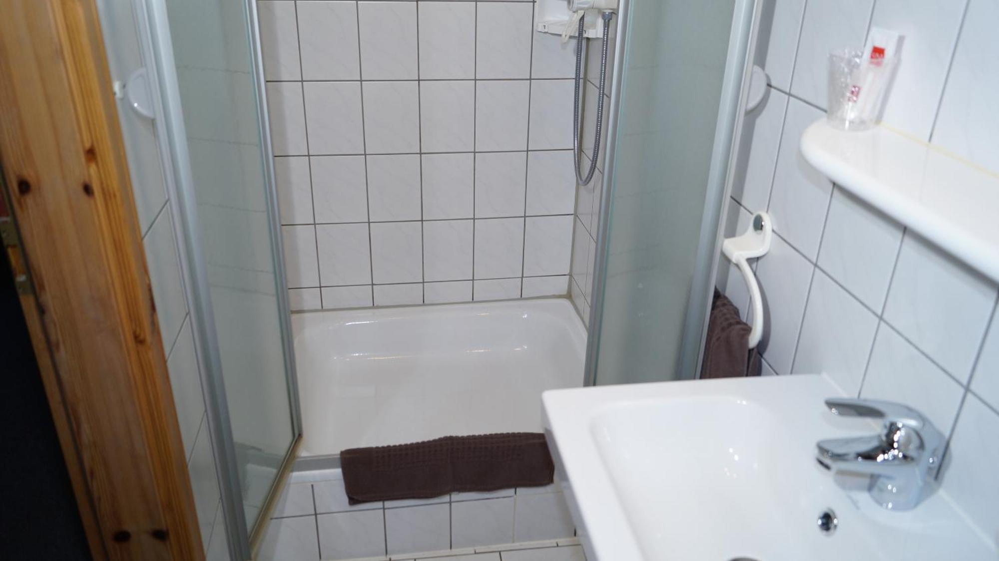 Landgasthof Falken Huttlingen Номер фото